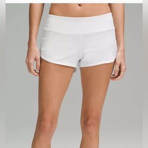 Lululemon Women's White Speed Up Shorts 2.5 🤍
